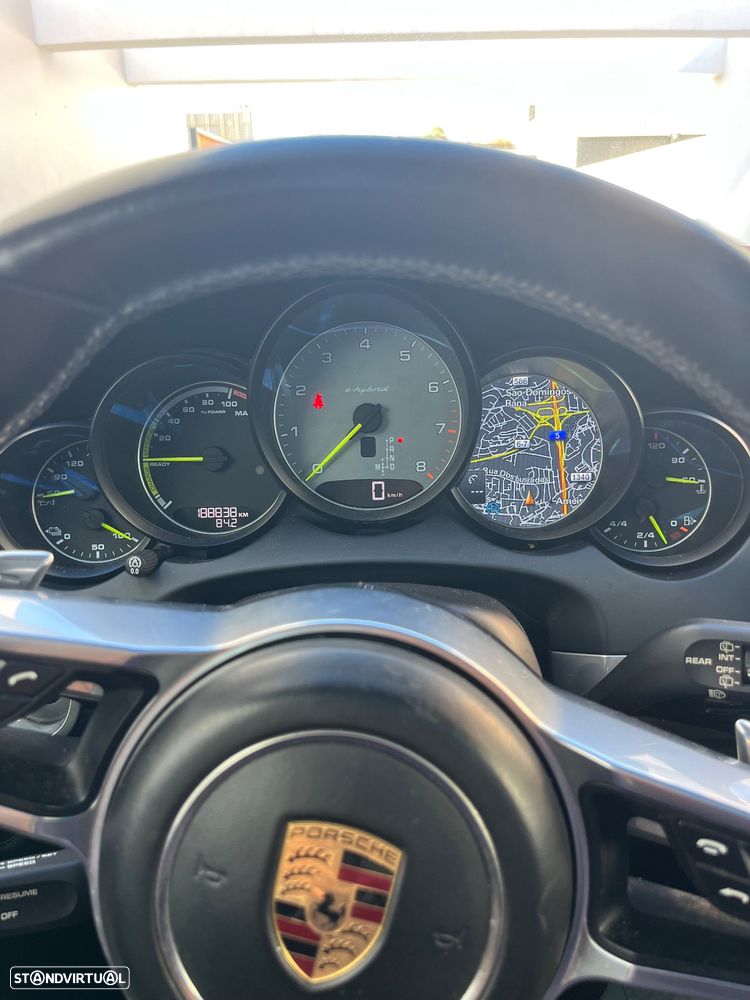 Porsche Cayenne S Hybrid - 4