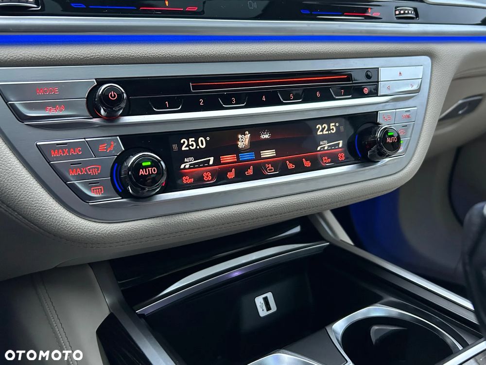BMW Seria 7 750i - 27