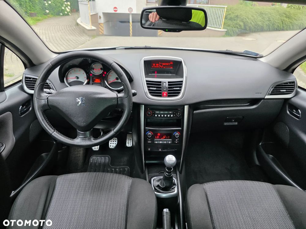 Peugeot 207 CC 1.6 Intense - 8