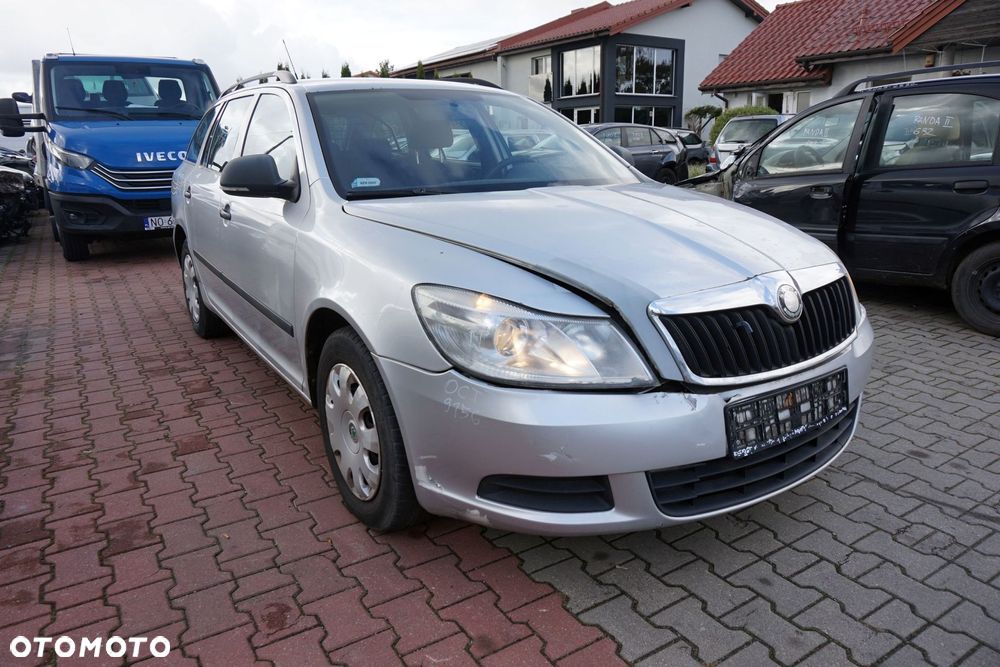 SKODA OCTAVIA II 1Z5 LIFT KOMBI 2010 9156 1.9 TDI BXE 105KM JCR SREBRNY na części - 7