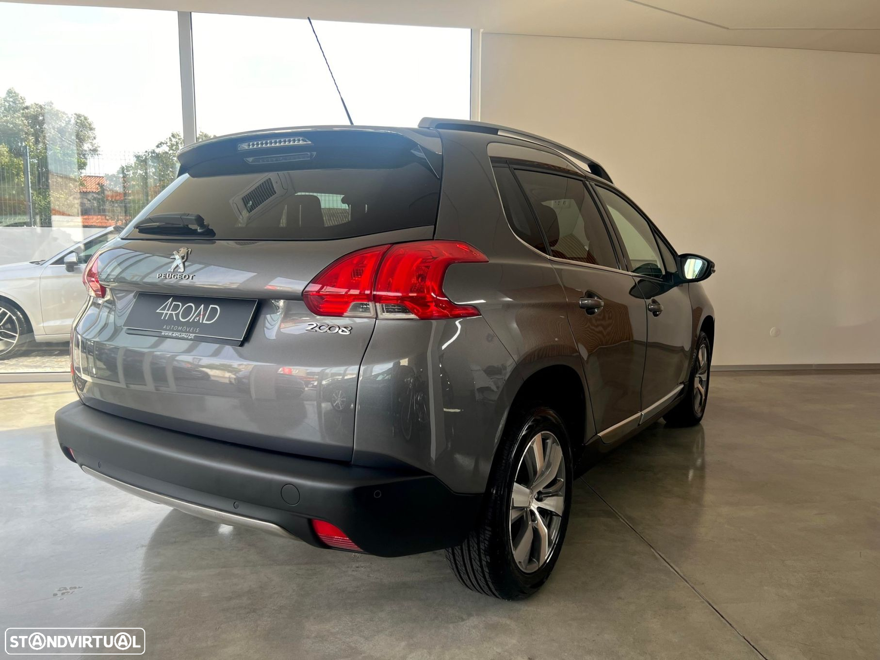 Peugeot 2008 1.6 e-HDi Allure 2-Tronic - 14