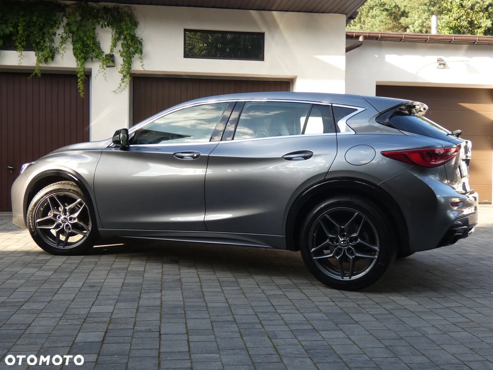 Infiniti Q30 1.6t Premium Tech 7DCT - 16