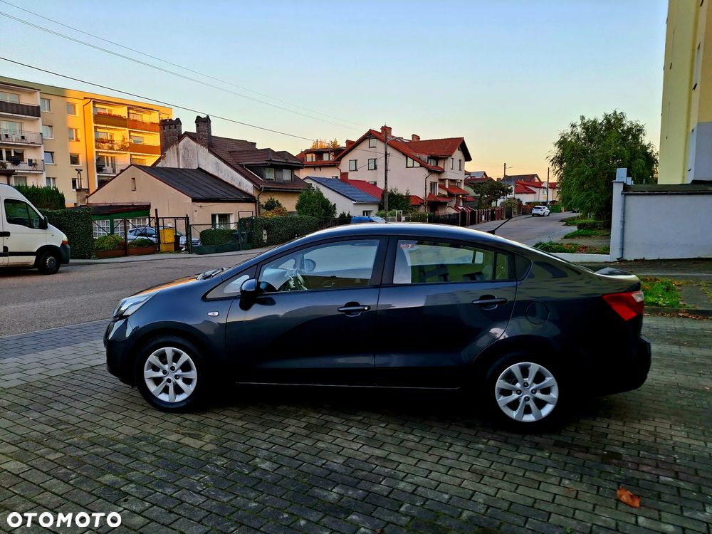 Kia Rio - 7