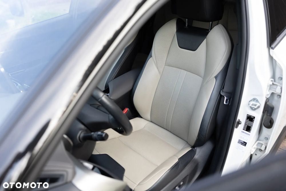 Toyota C-HR 2.0 Hybrid Executive - 12