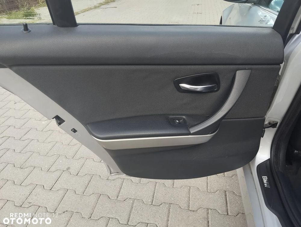 BMW Seria 3 ver-320i - 33