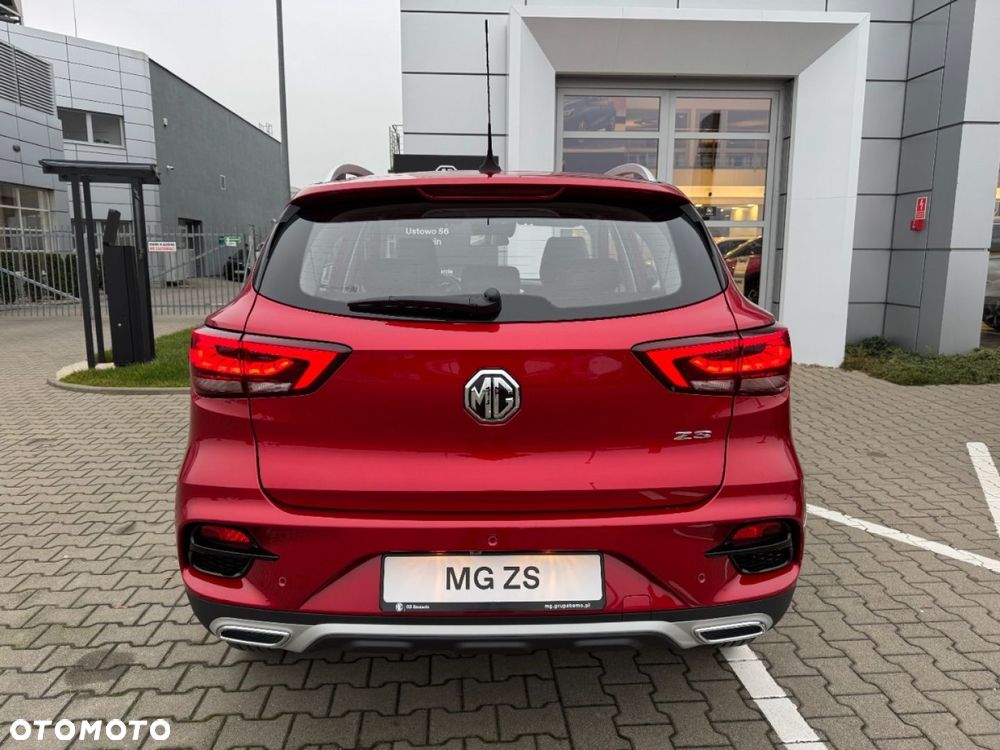 MG ZS - 8