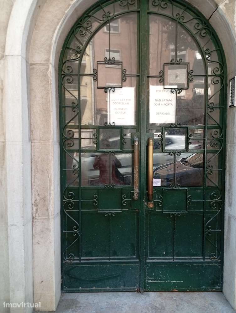 Arrenda-se T2, na Rua Leite de Vasconcelos, Lisboa - Grande imagem: 2/16