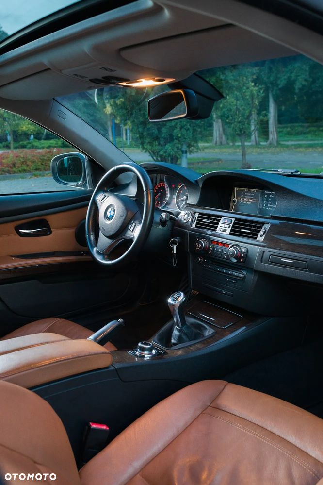 BMW Seria 3 320i - 15