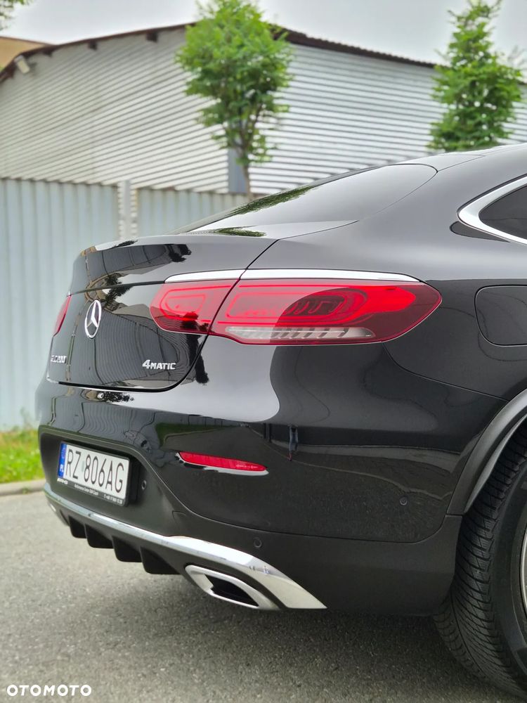 Mercedes-Benz GLC 200 4Matic 9G-TRONIC AMG Line Plus - 25