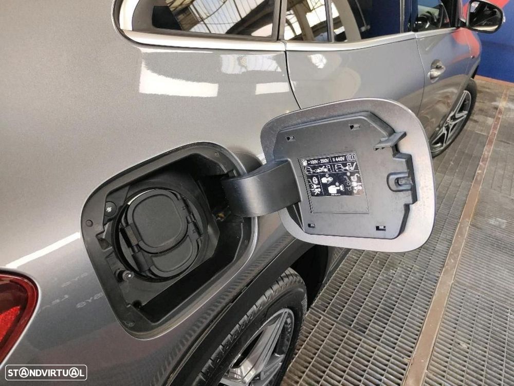 Mercedes-Benz GLA 250 - 16