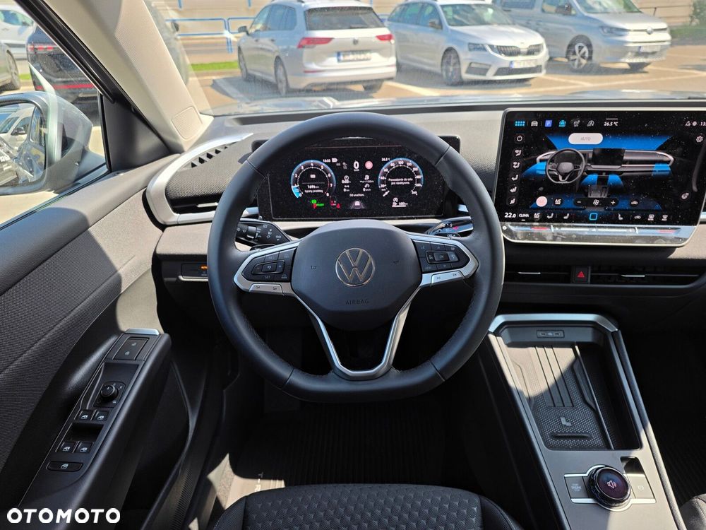 Volkswagen T-Roc - 18