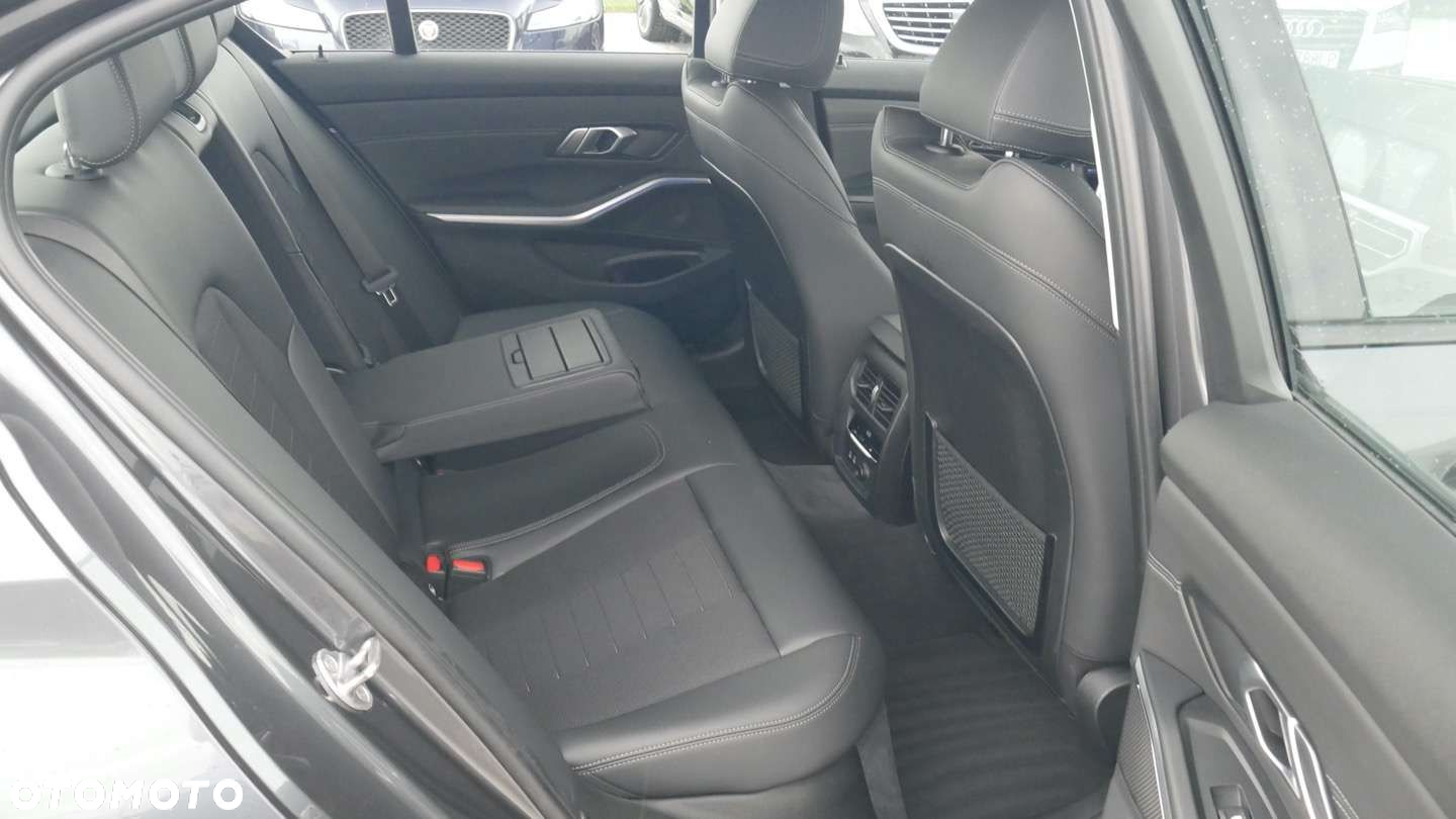 BMW Seria 3 - 15