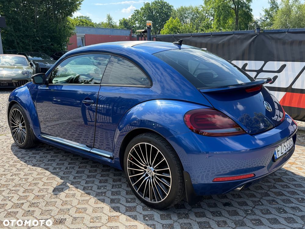 Volkswagen New Beetle - 8