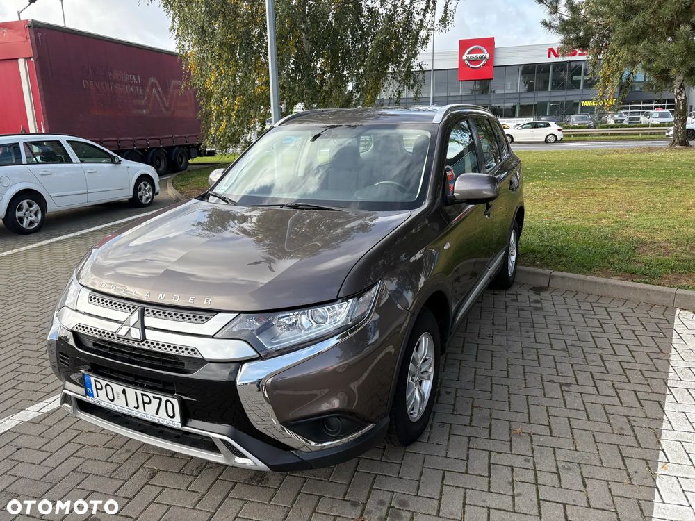 Mitsubishi Outlander 2.0 Invite + 2WD - 1