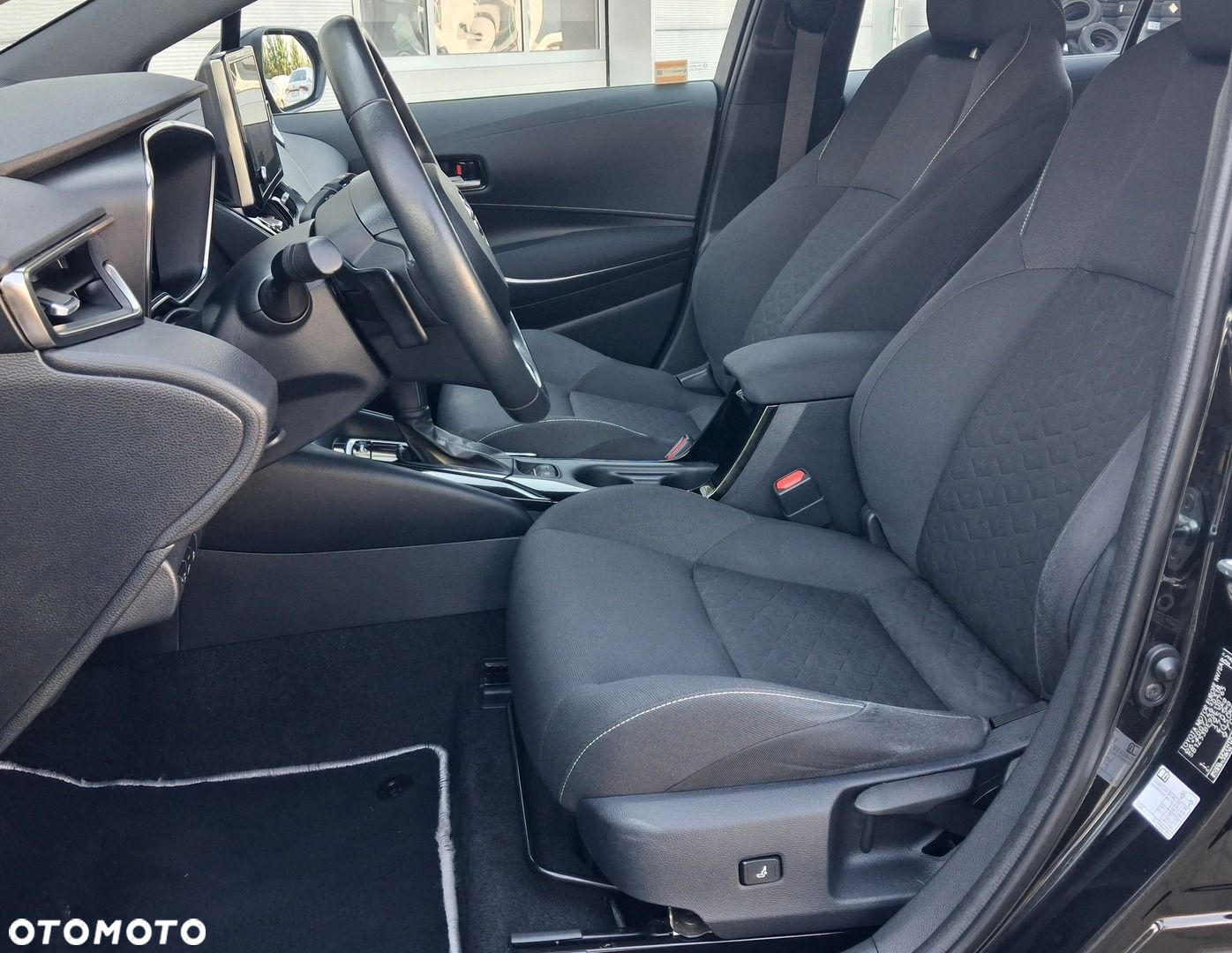 Toyota Corolla - 22