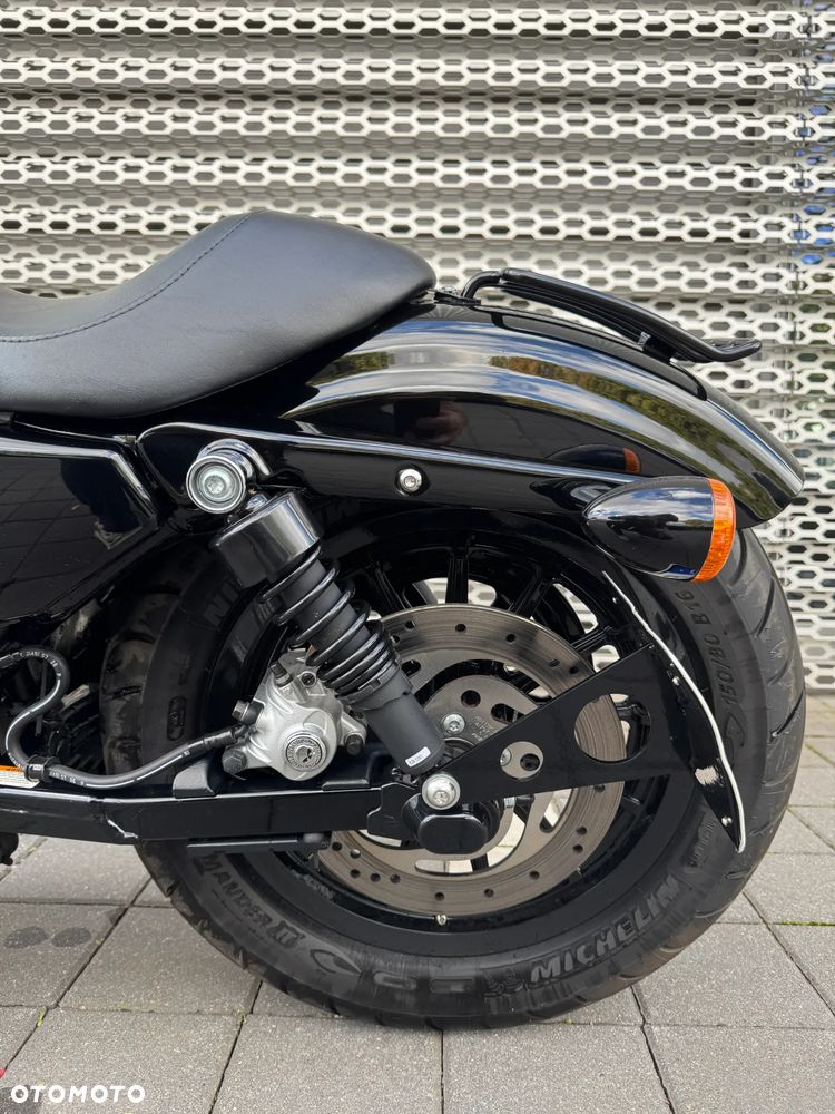 Harley-Davidson Sportster Custom 883C - 13