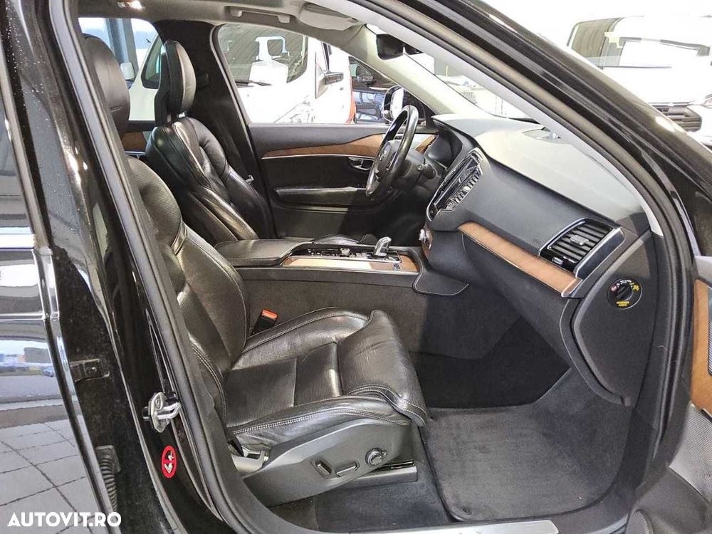 Volvo XC 90 T8 AWD Recharge Geartronic Inscription Edition - 4