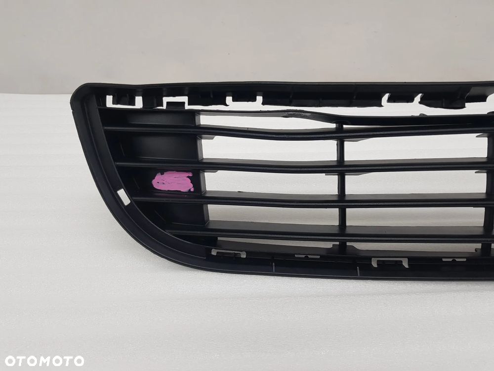 PEUGEOT PARTNER CITROEN BERLINGO III 07- KRATKA ŚRODKOWA ZDERZAKA PRZEDNIEGO , NR 9681519877 , NR AUKCJI K16 - 2