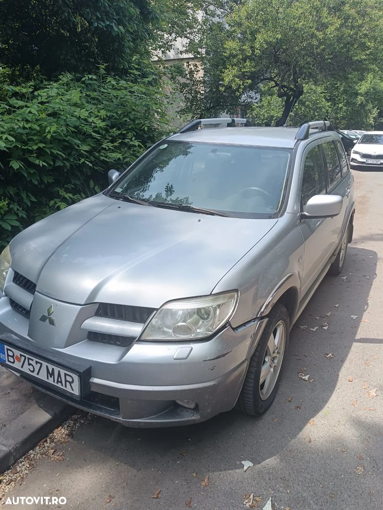 Mitsubishi Outlander 2.0 Comfort 4x4 - 4