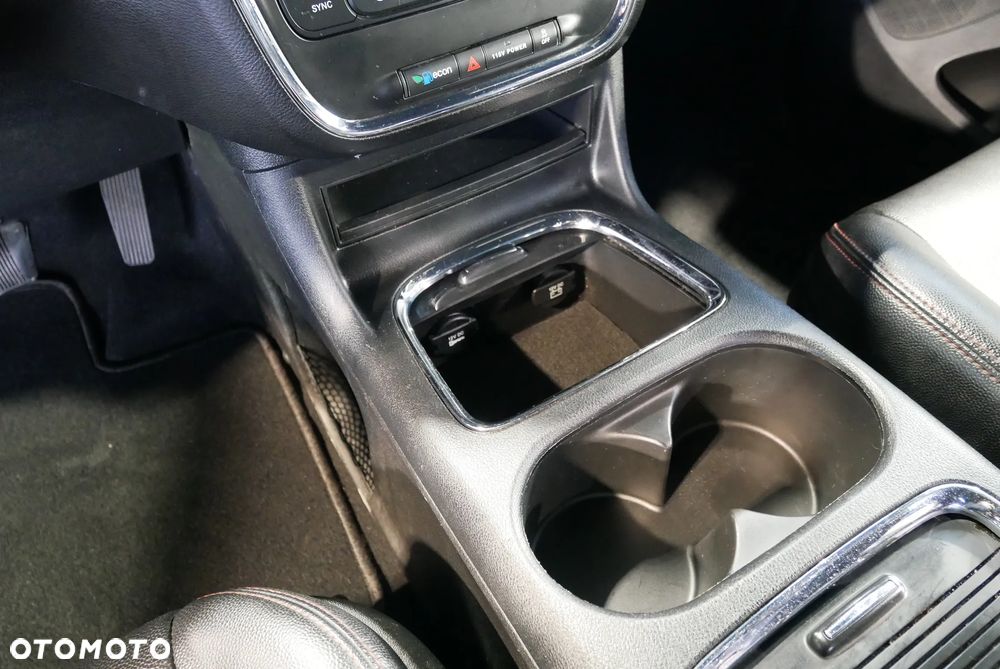 Dodge Grand Caravan - 25