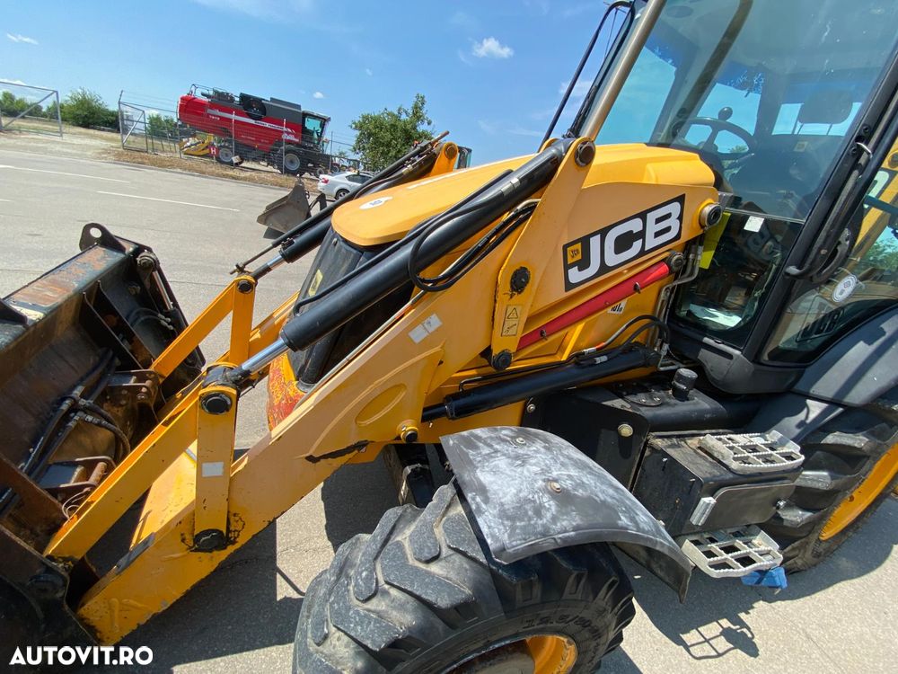 JCB 3CX ECO 4X4 BULDOEXCAVATOR - 16