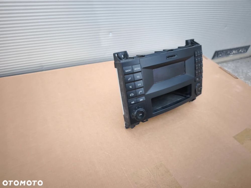 Radio Mercedes-Benz Sprinter w906 a9069000004 06-18r - 2