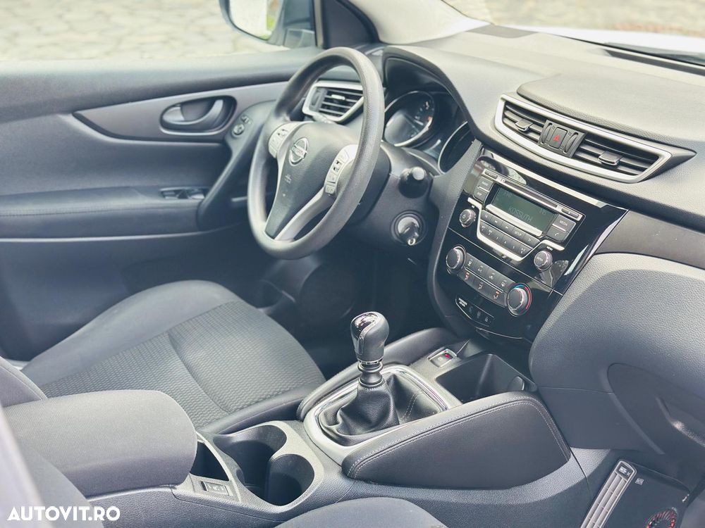 Nissan Qashqai 1.6 dCi DPF 4x4 Start/Stop acenta - 5