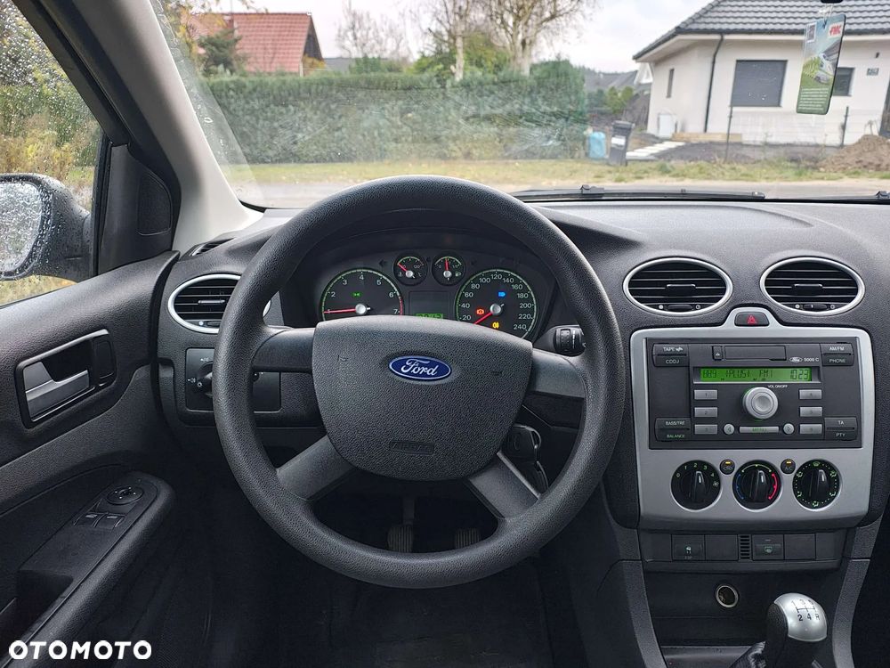 Ford Focus 1.6 16V Connection - 27