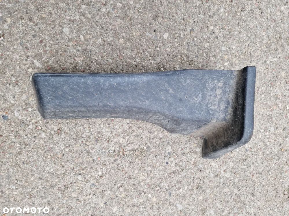 Dodge RAM V 5 19- nakładka błotnik tylny prawy