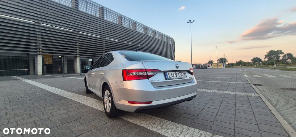 Skoda Superb 1.4 TSI ACTive - 10