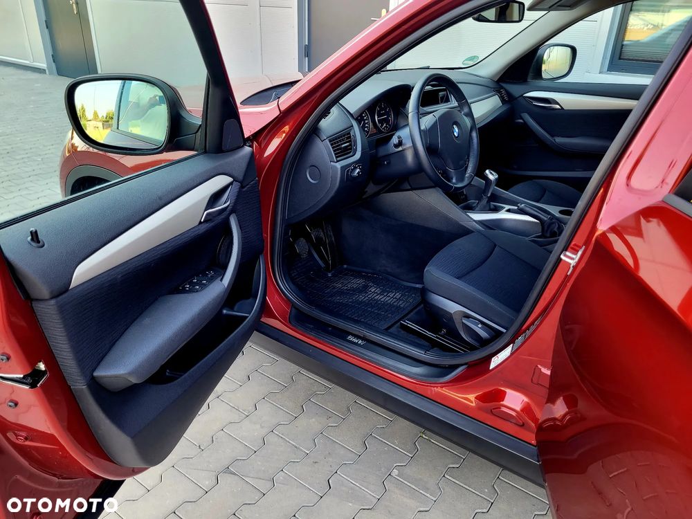 BMW X1 xDrive18d Sport Line - 13