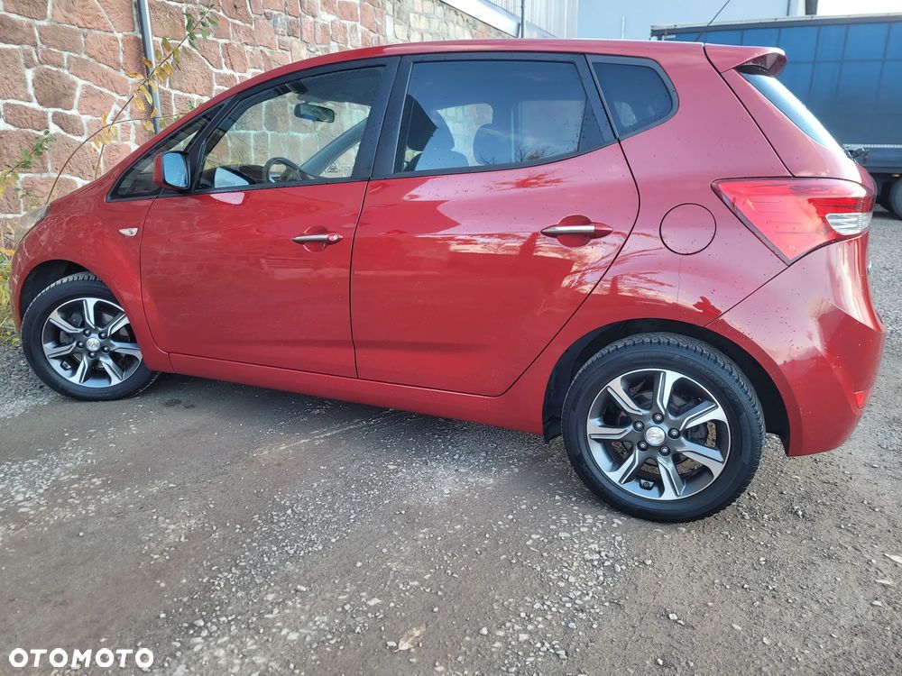 Hyundai ix20 1.4 blue YES - 17