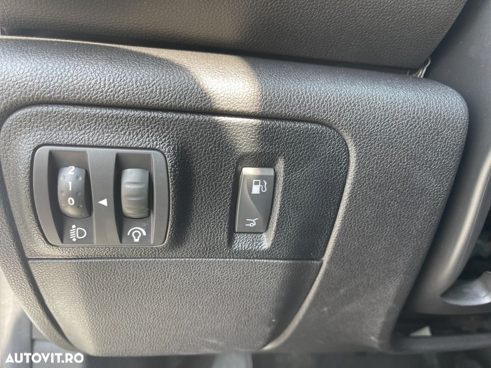 Renault Megane BLUE dCi EDC Limited - 11