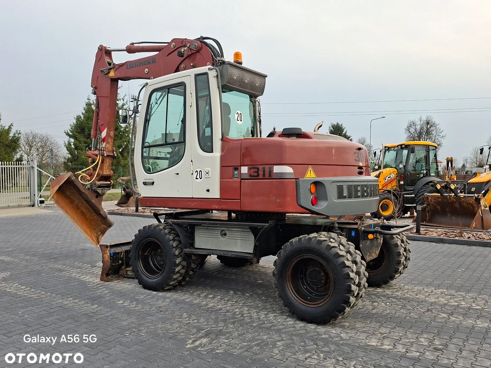 Liebherr A311 - 3
