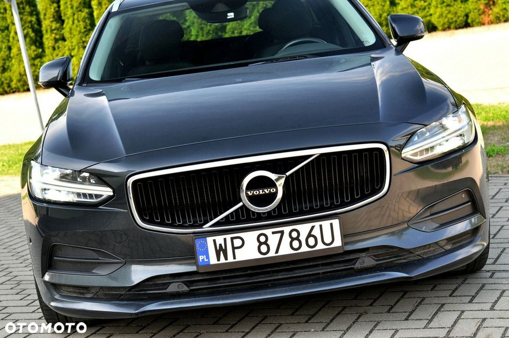 Volvo V90 D3 Momentum Pro - 1