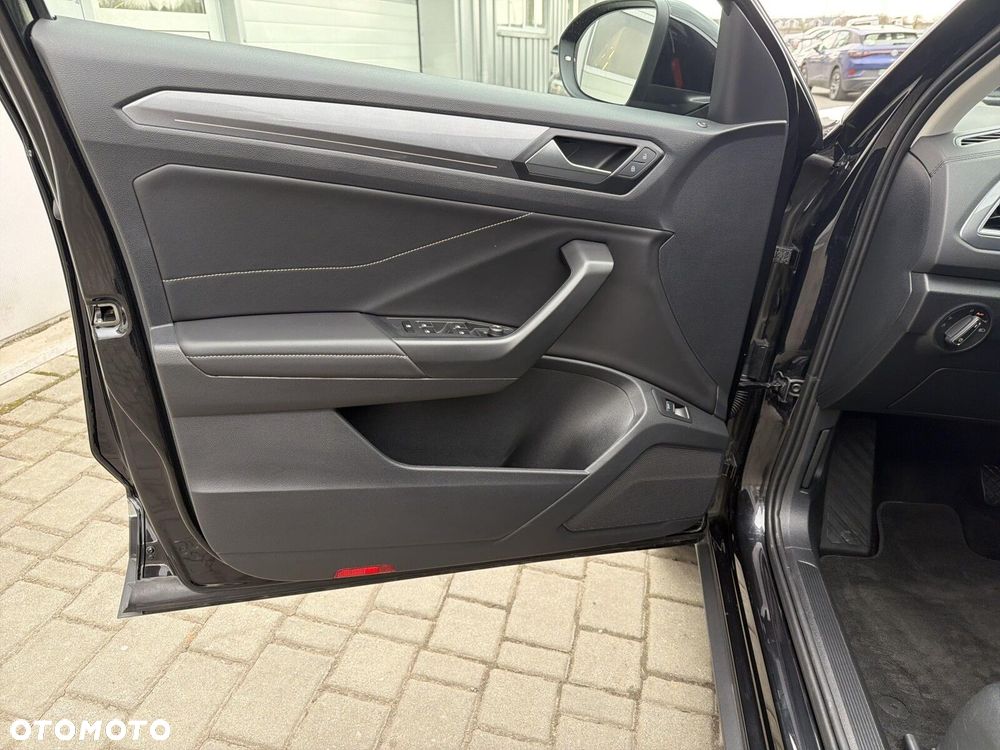 Volkswagen T-Roc - 11