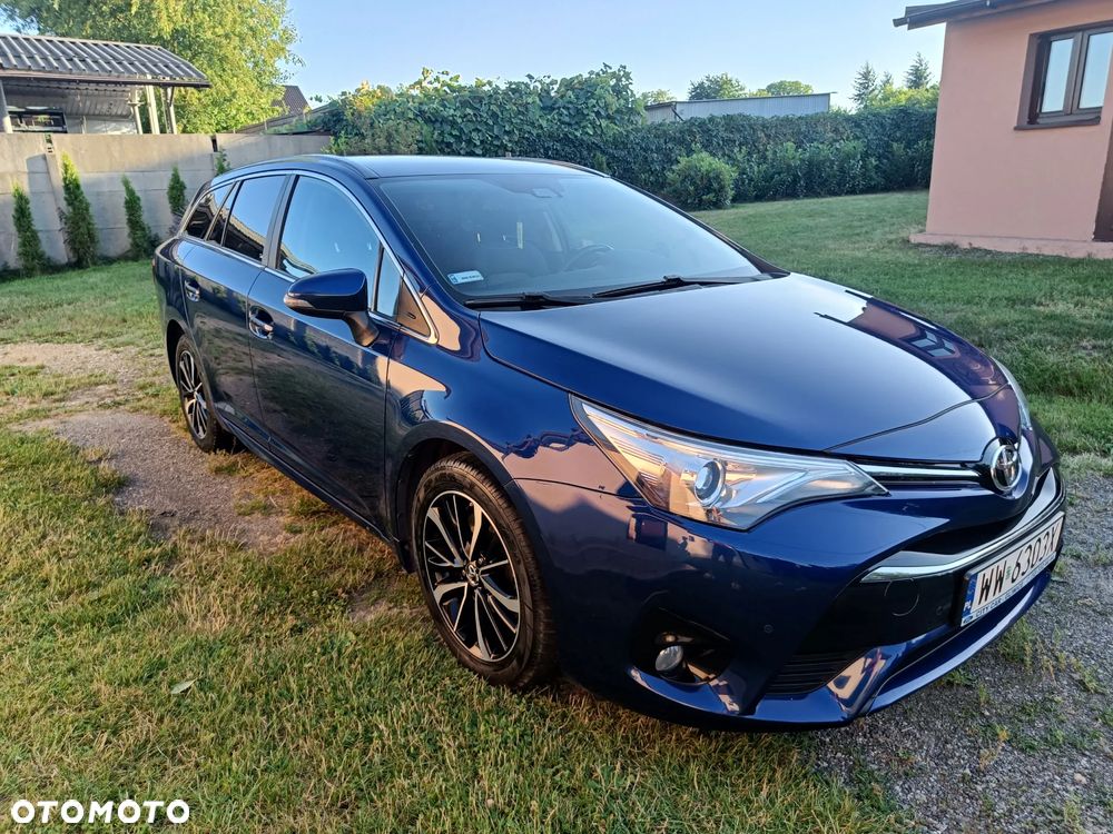 Toyota Avensis 2.0 D-4D Premium - 2