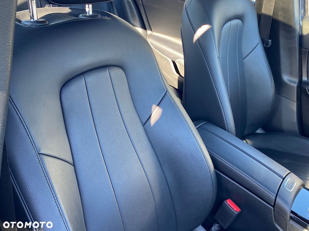 Mercedes-Benz Klasa A 220 4Matic 7G-DCT - 25