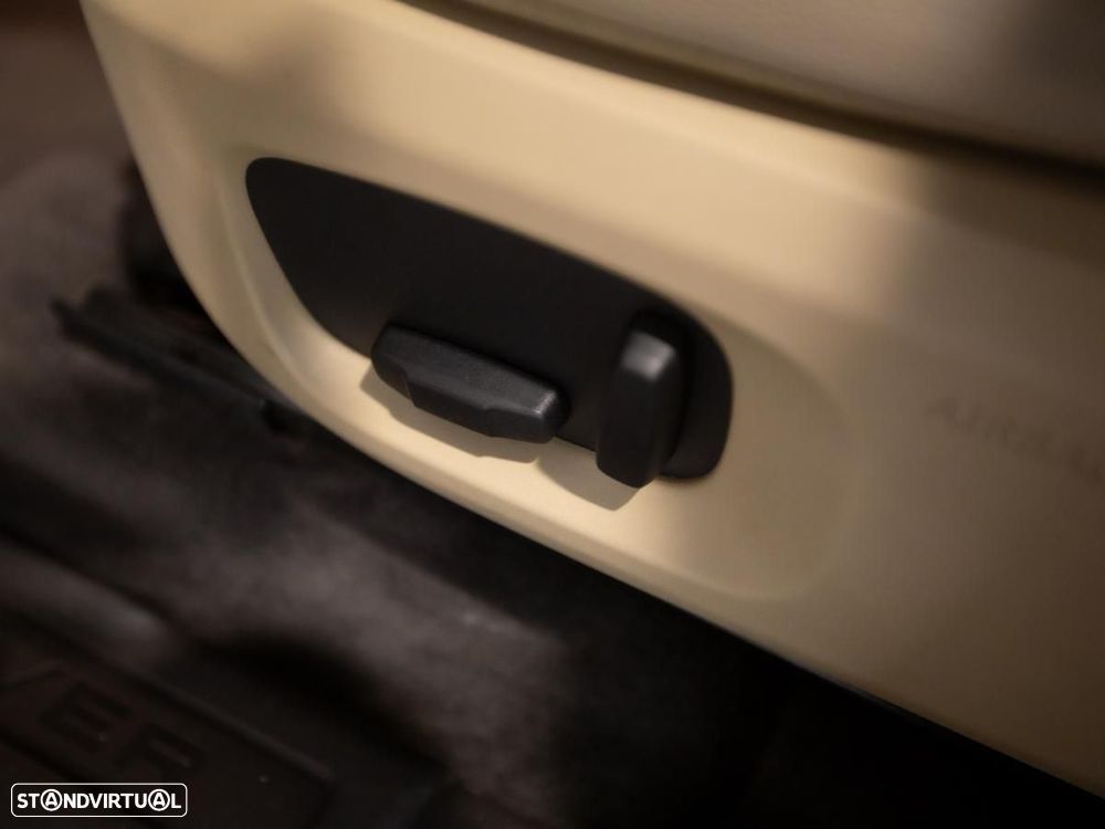 Land Rover Range Rover Evoque - 16