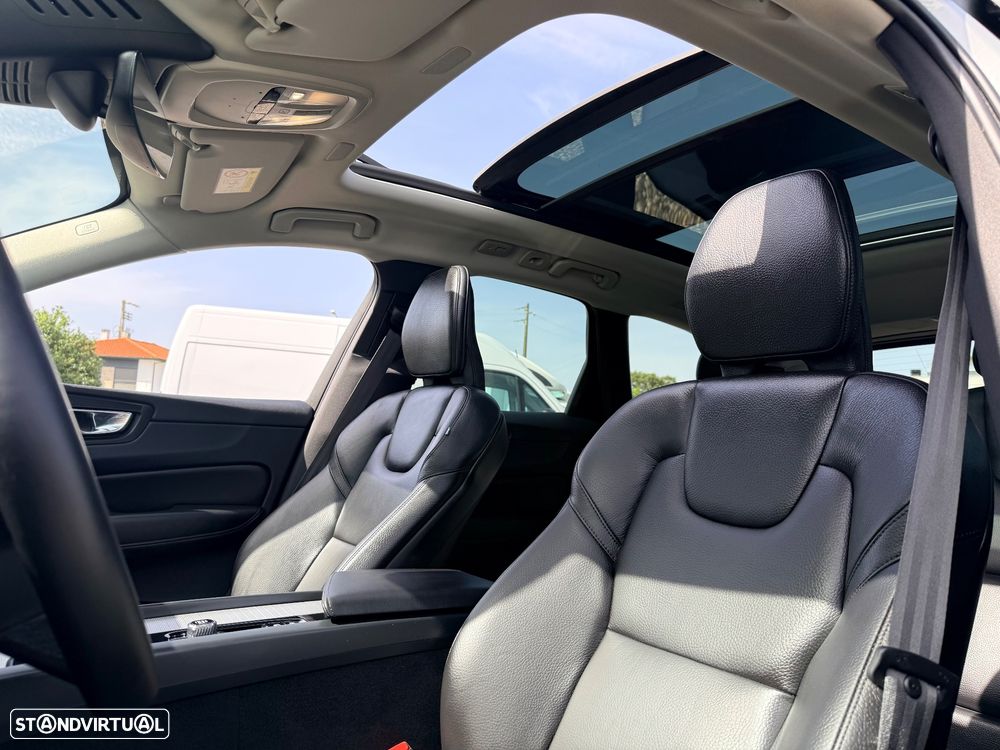 Volvo XC 60 2.0 T6 PHEV R-Design Expression AWD - 3
