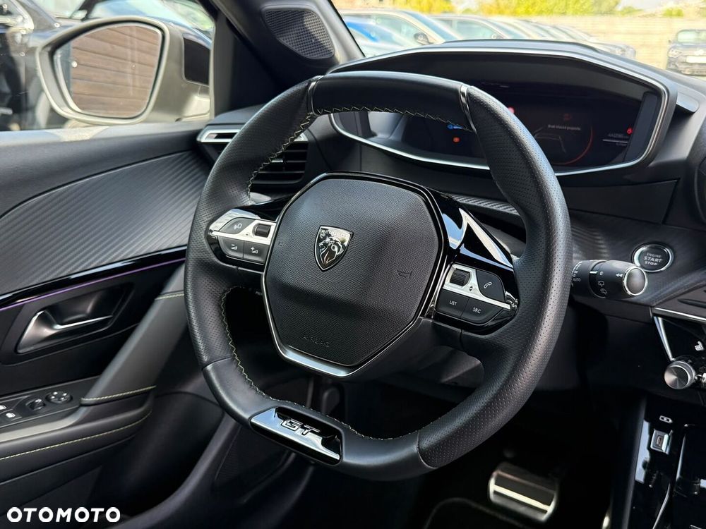 Peugeot 208 - 33