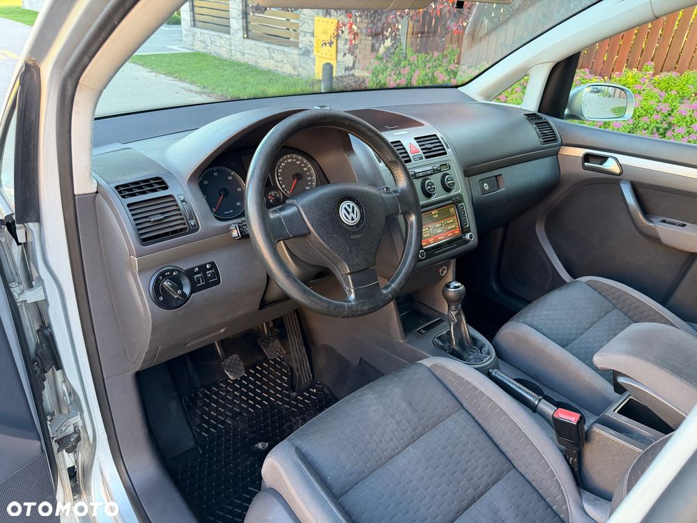 Volkswagen Touran 1.9 TDI DPF Blue Motion Highline - 27