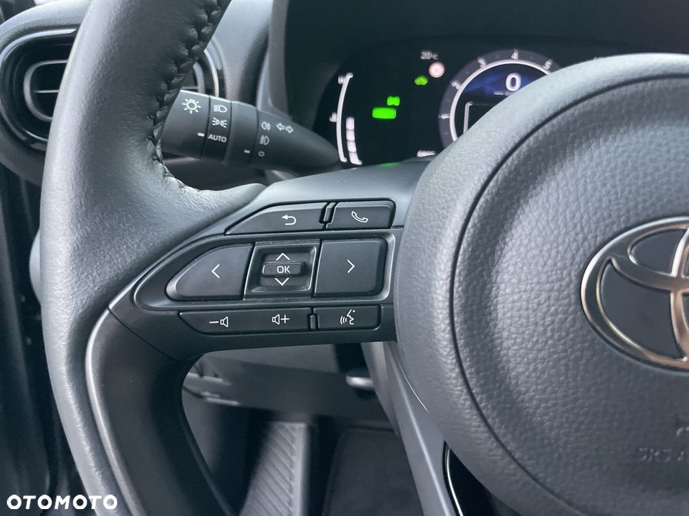 Toyota Yaris Hybrid 1.5 Style - 23