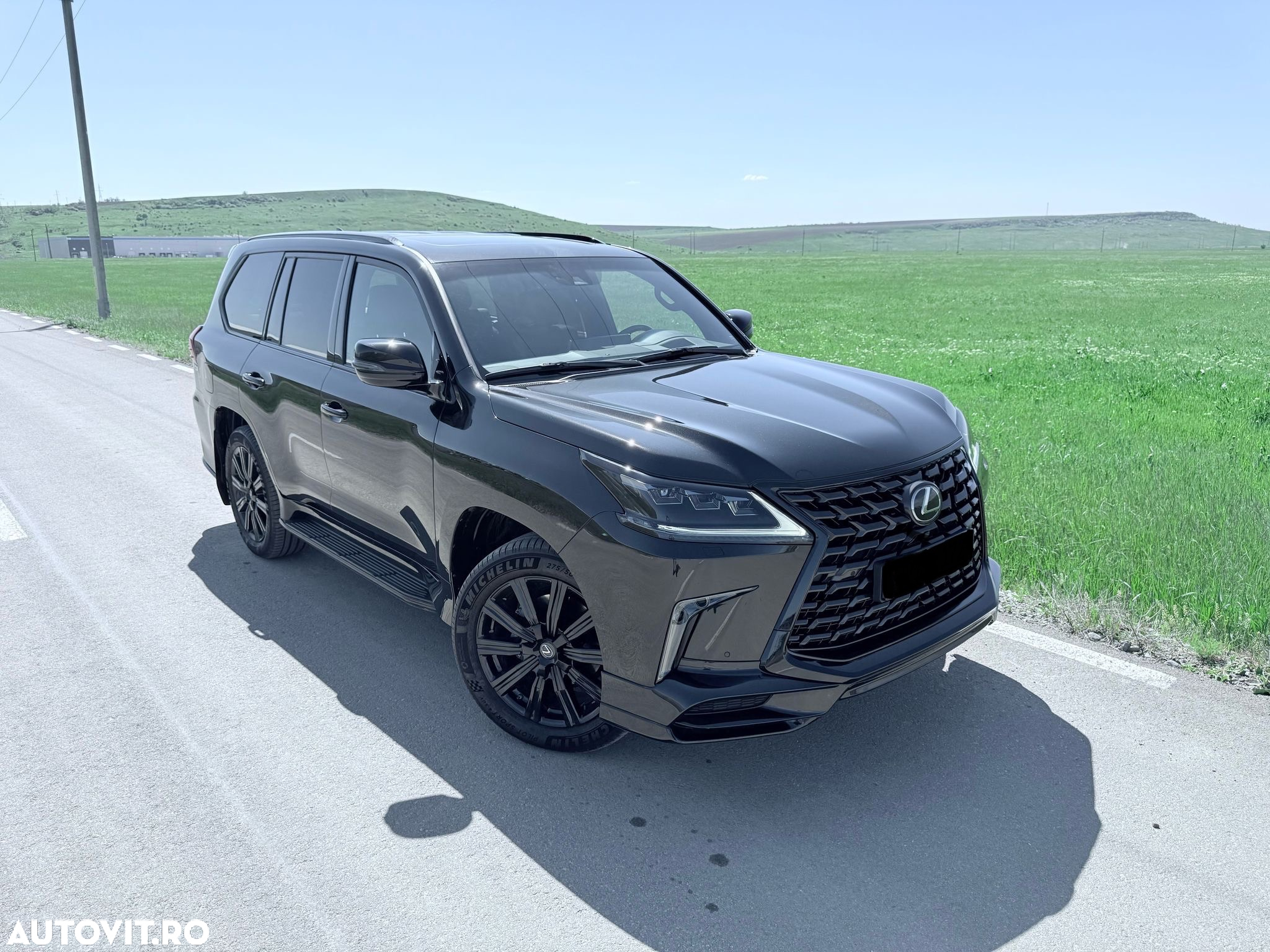 Lexus Seria LX - 3