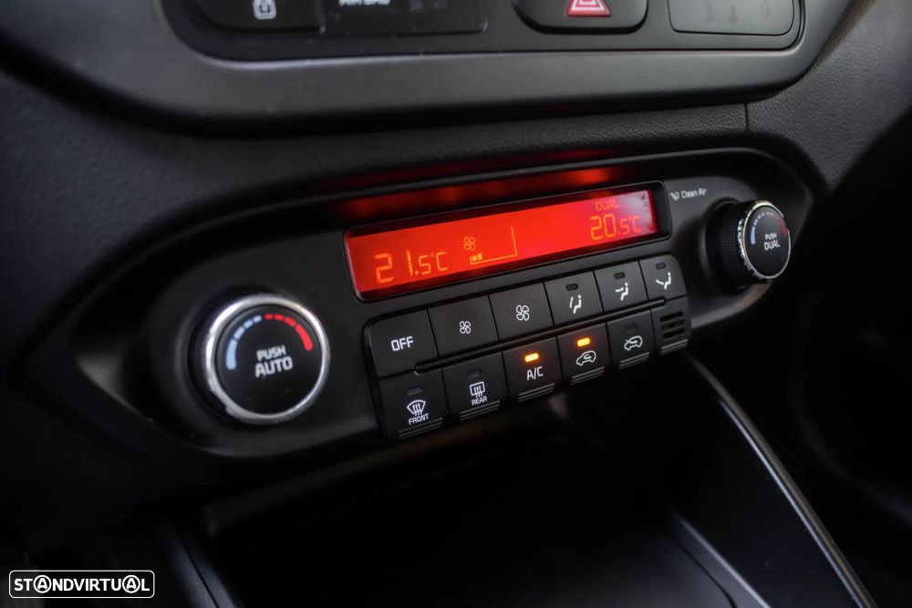 Kia Carens 1.7 CRDi ISG TX - 19