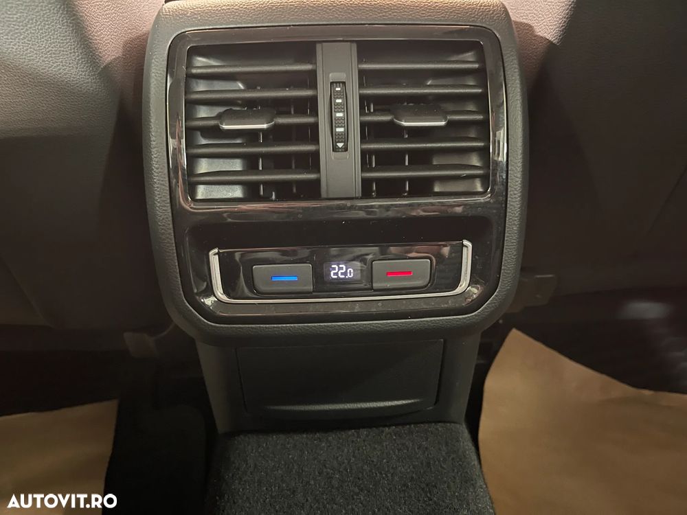 Volkswagen Passat 2.0 TDI DSG Highline - 20