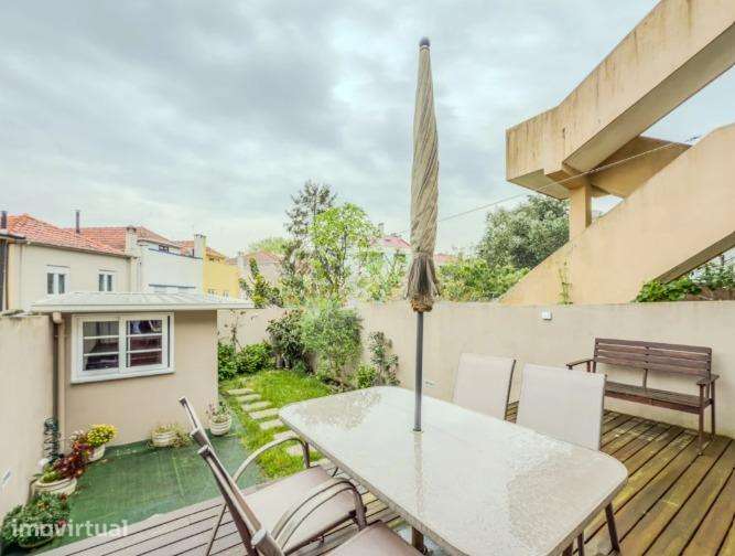 Moradia T3 Renovada com Jardim e Garagem no Centro do Porto - Grande imagem: 5/35