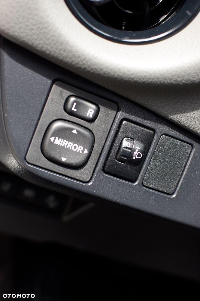 Toyota Yaris Hybrid 100 Premium - 27