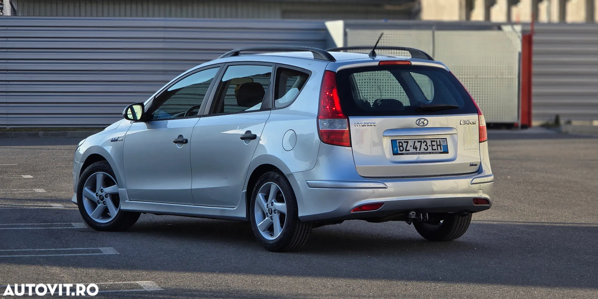 Hyundai i30 1.6 CRDI blue Classic - 4