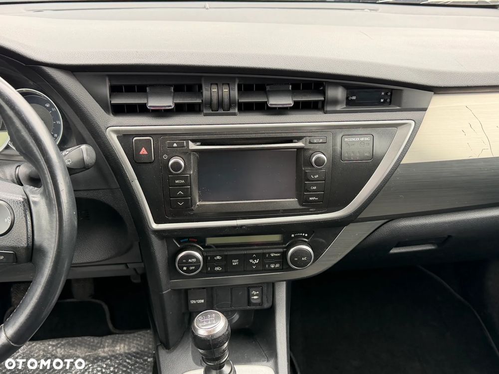Toyota Auris 1.4 D-4D Design Edition - 19